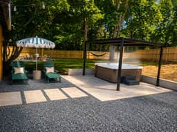 Paris Mtn: HotTub, Firepit, Dog-Friendly